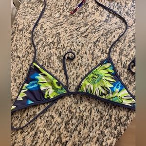 Aerie bikini top floral